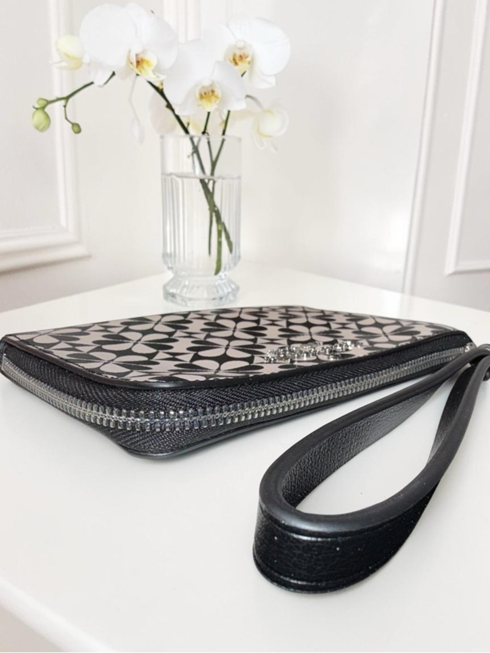 Kate Spade ♠️ Hollie Spade Clover Geo Small L-Zip Wristlet Black White NWT - Picture 4 of 10